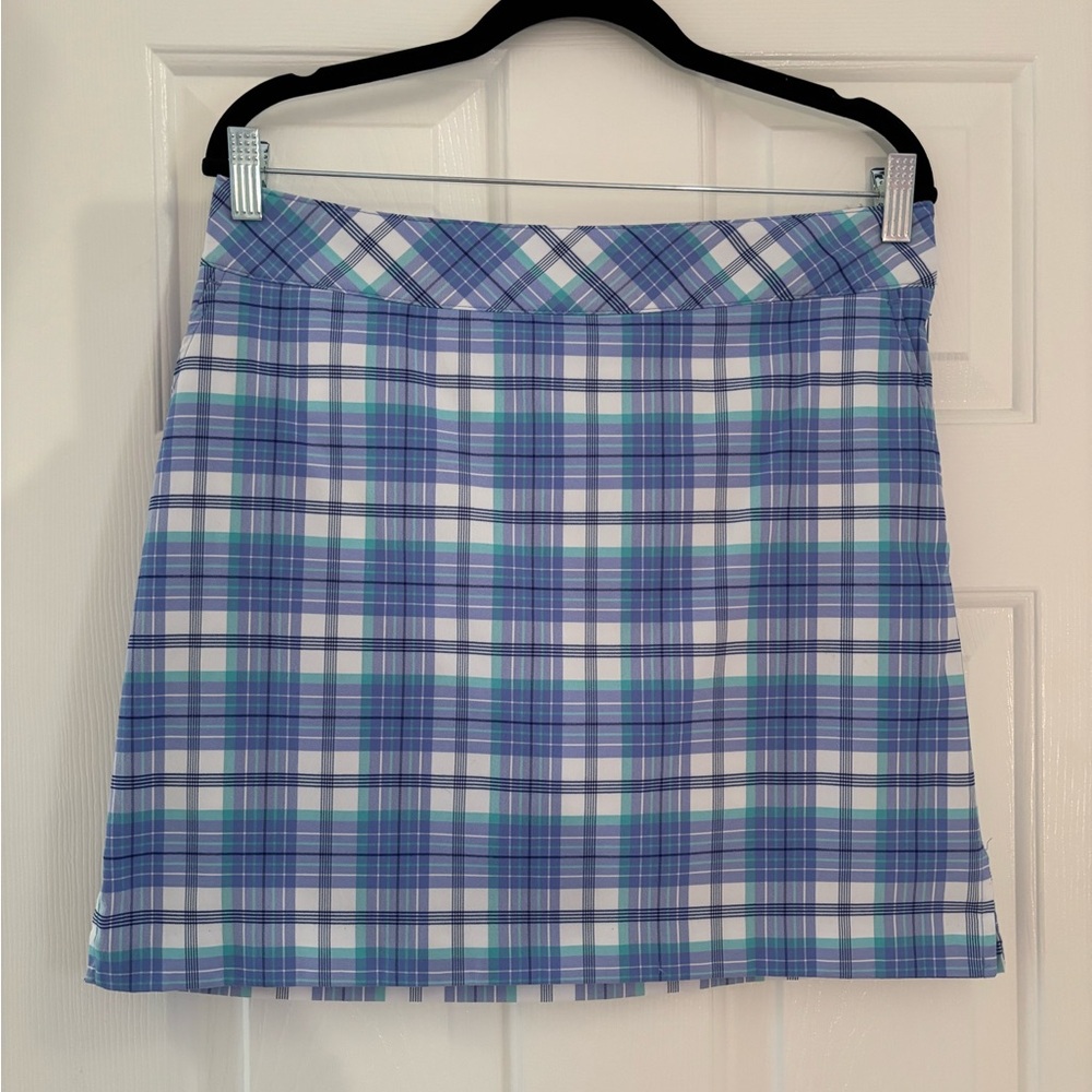 IZOD GOLF blue & white plaid skort with pockets $65 - women’s 6